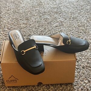 Cliffs by White Mountain Black Mules with Gold Accent